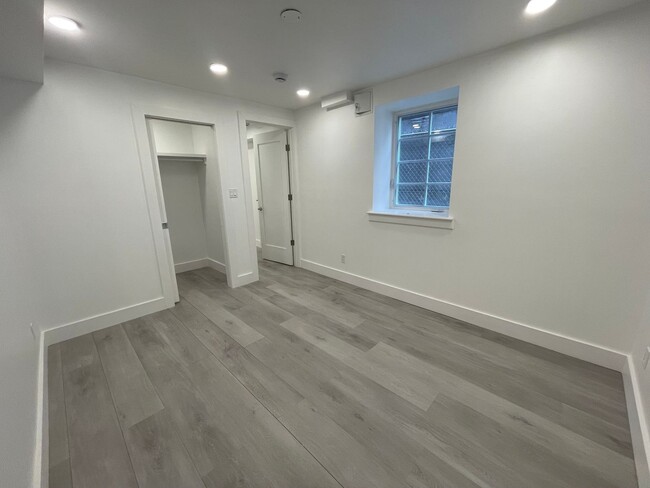 Building Photo - 3025 11th St NW