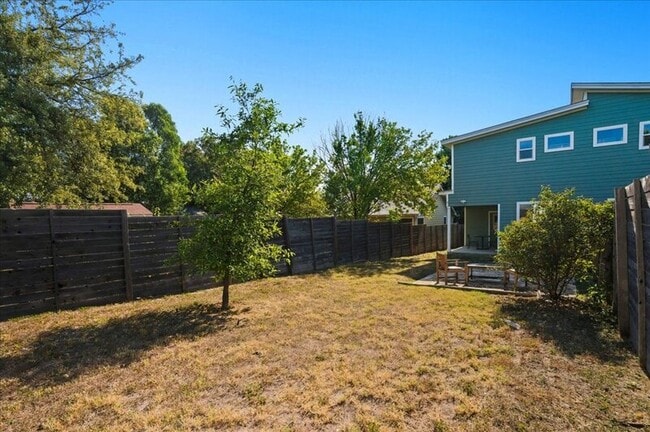 Building Photo - 6902 Bennett Ave