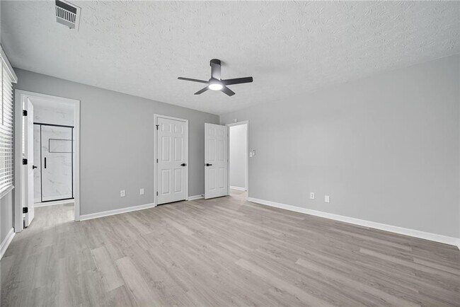 Building Photo - 3198 Booths Ct