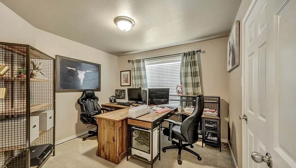 Building Photo - 9000 Eastwood Ave