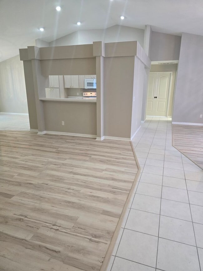 Building Photo - Beautiful 3/2/2 in Sugarmill Woods!!!