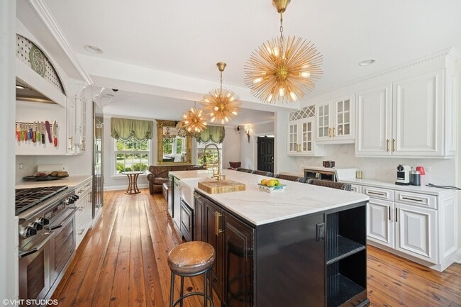 Building Photo - 82 Woodley Rd