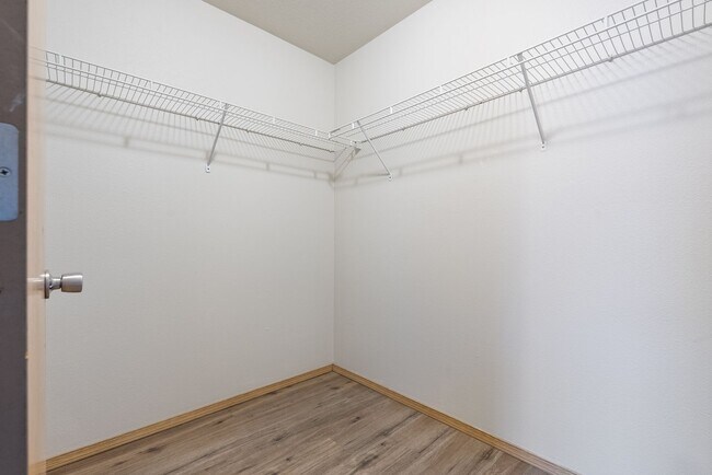 Building Photo - Beautiful 4bed/2.5bath home