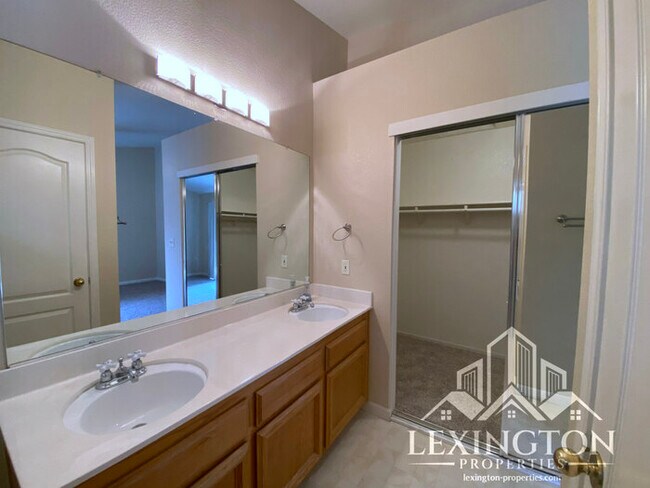 Building Photo - Lovely Updated, 3BD/2BA Home Available in Rocklin, off Stanford Ranch Rd. near Breen Park!