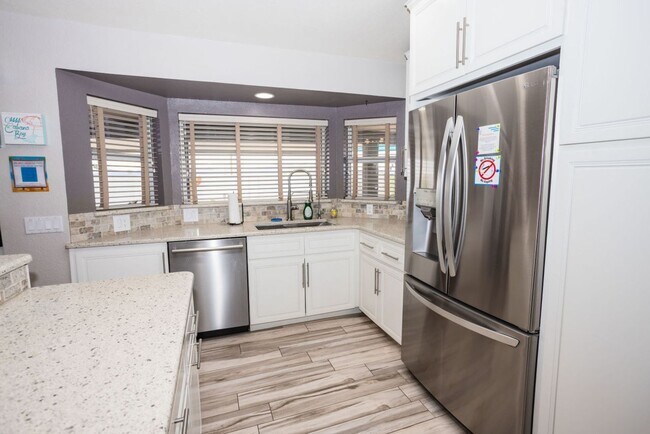 Building Photo - 3 BEDROOM 2 BATH 2 CAR GARAGE POOL HOME W/...