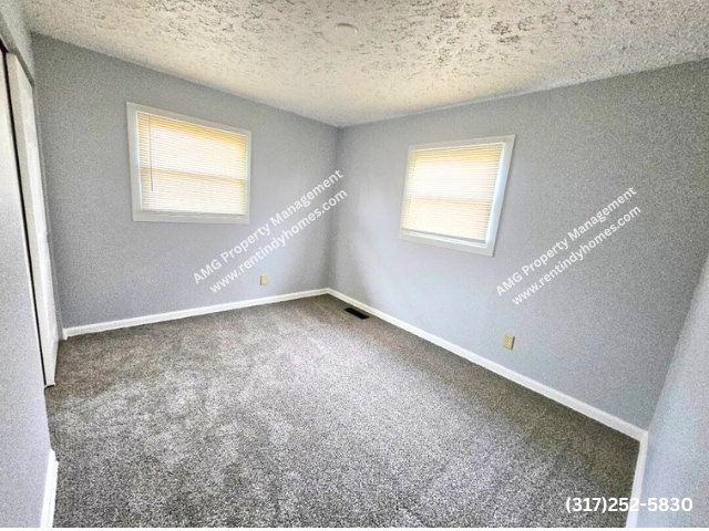 Building Photo - 5 Helena Ct