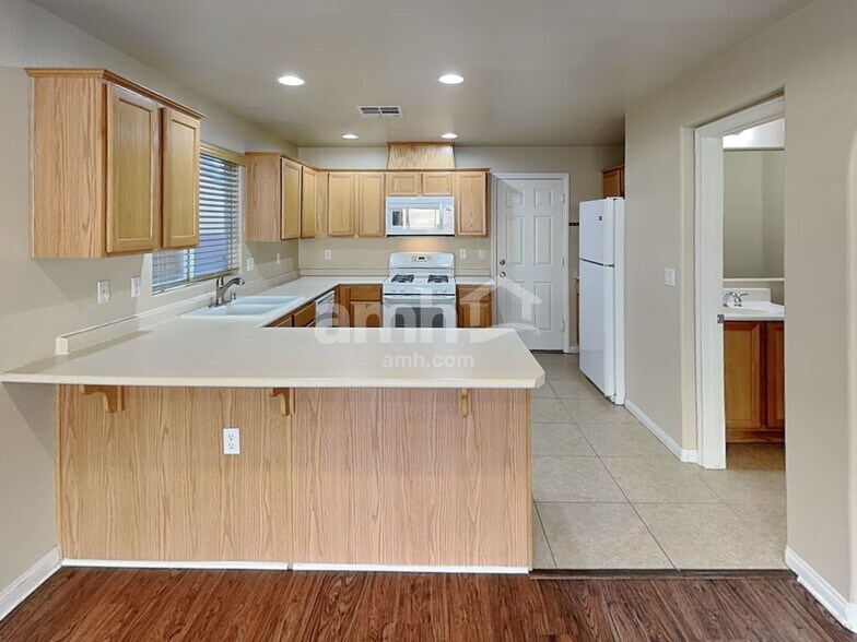 Building Photo - 8920 Bonneville Peak Ct