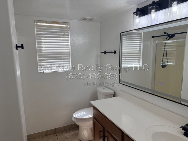 Building Photo - 13829 W Rovey Ave