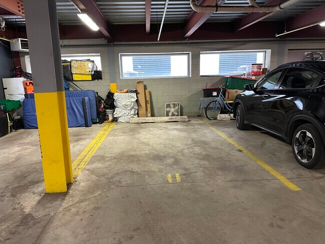 Building Photo - 124 68th St