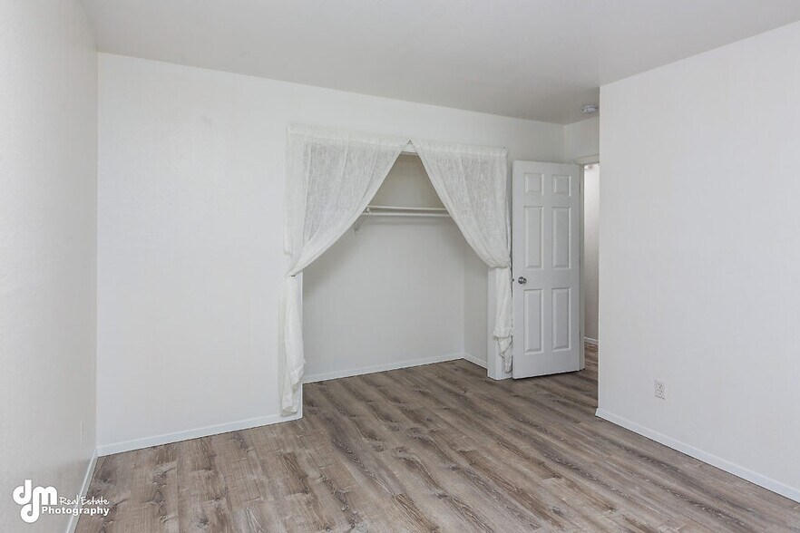 Building Photo - 2021 Farmer Pl