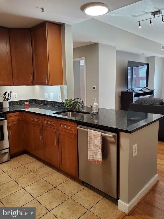 Building Photo - 155 Potomac Passage