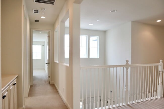 Building Photo - Stunning 3,400 Square Foot Home For Rent! ...