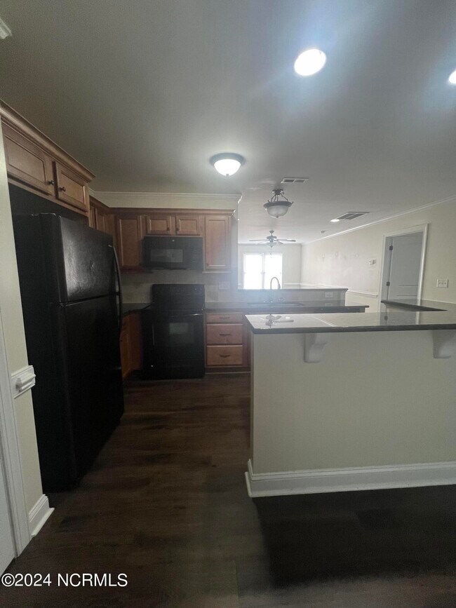 Building Photo - 3894 Granada Dr