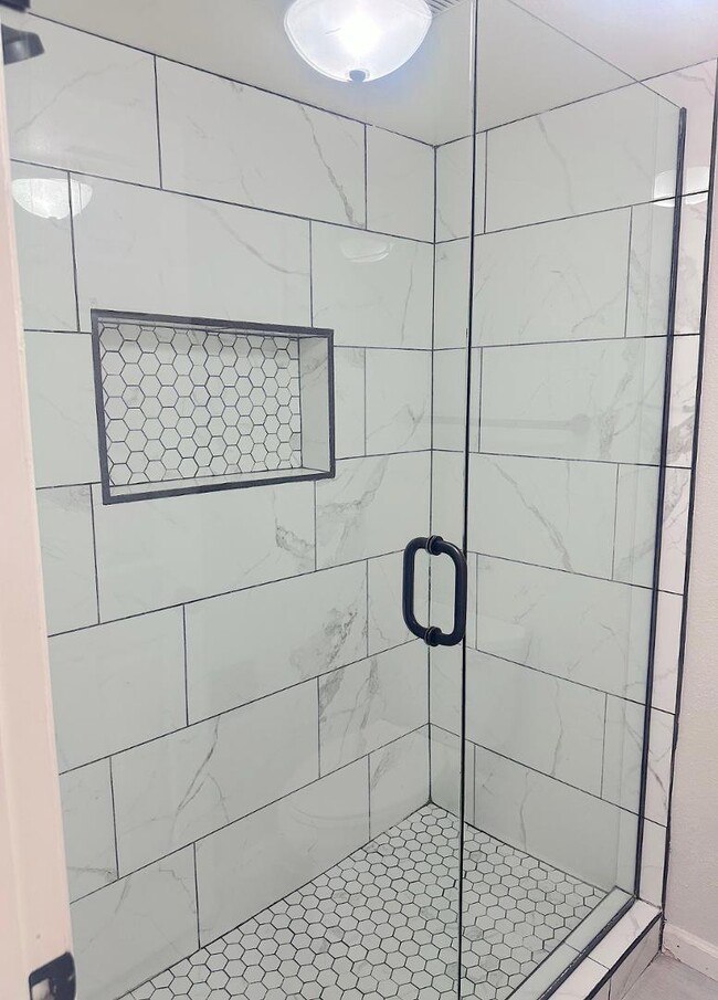 Building Photo - 3031 N Civic Center Plaza