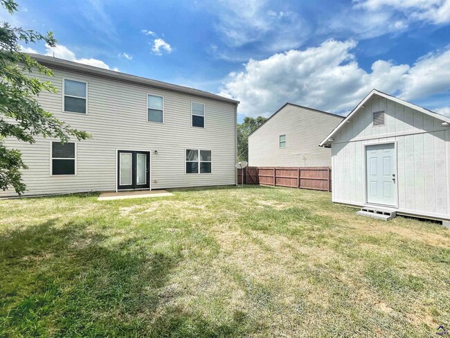 Building Photo - 125 Broomsedge Ln