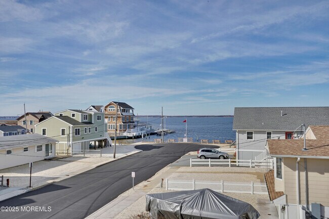 Building Photo - 256 Ocean Bay Blvd