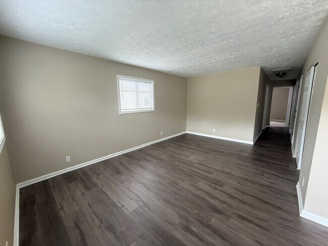 Building Photo - Newly rehab, three bedroom, one bath and Christian Park with a fence yard.