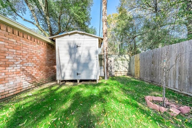Building Photo - 22206 Meadowrock Dr