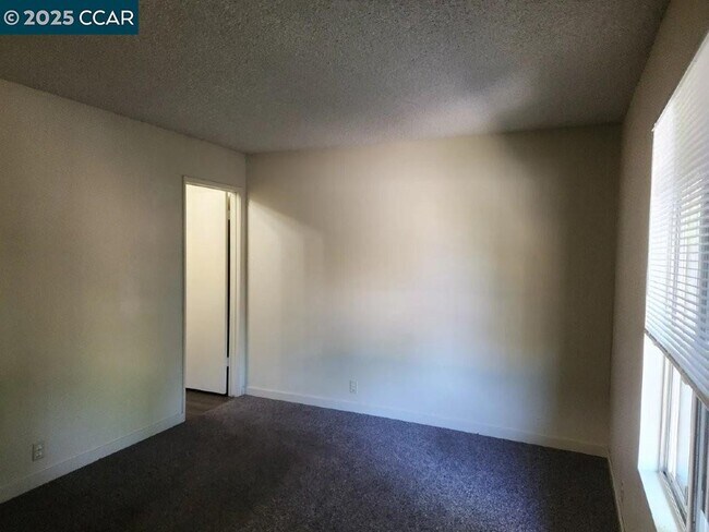 Building Photo - 4260 Clayton Rd