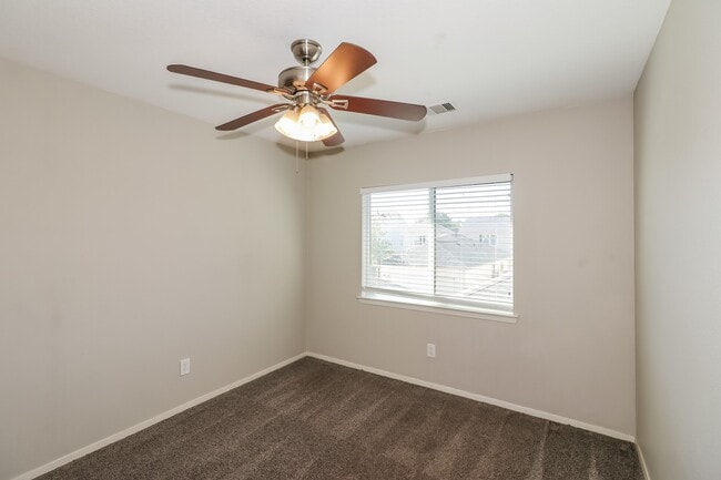 Building Photo - 20908 Patriot Park Ln