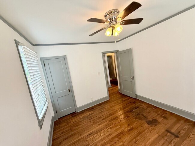 Building Photo - 3BR Normaltown Charmer