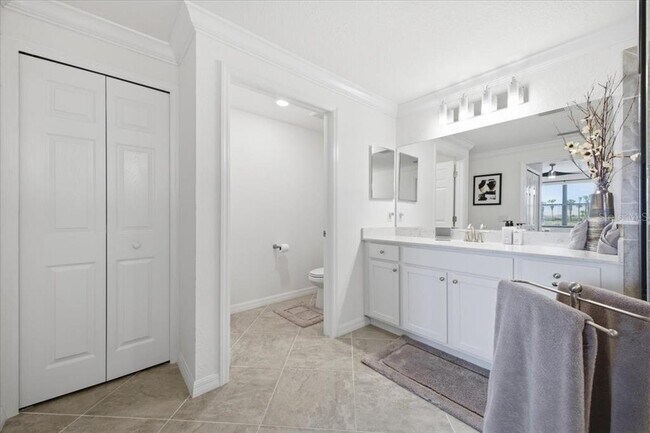 Building Photo - 10792 Tarflower Dr
