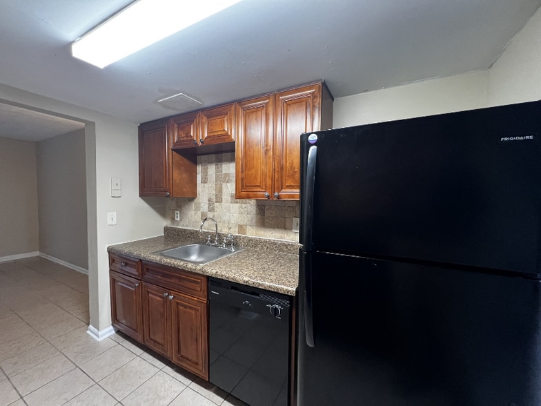 Building Photo - 6429 Baker Ct