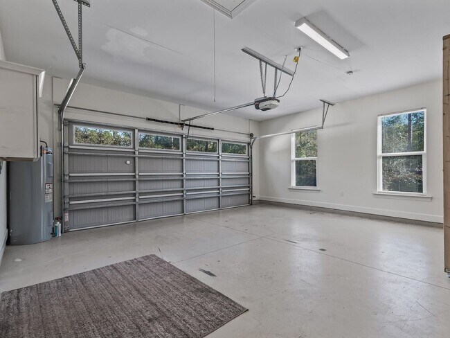 Building Photo - Private Home on 2 Acres Available Now!