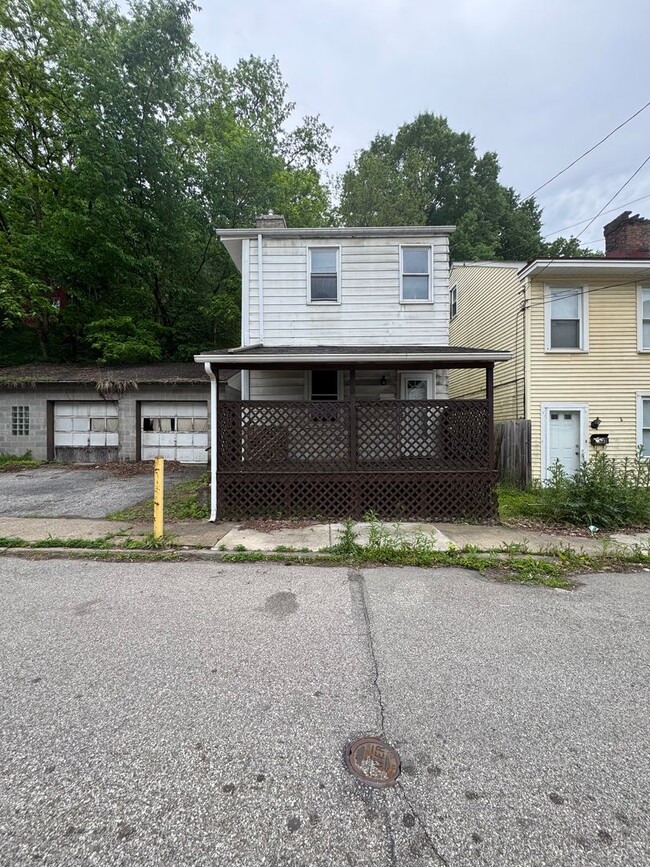 Building Photo - Spacious 1 Bed 1 Bath Home!