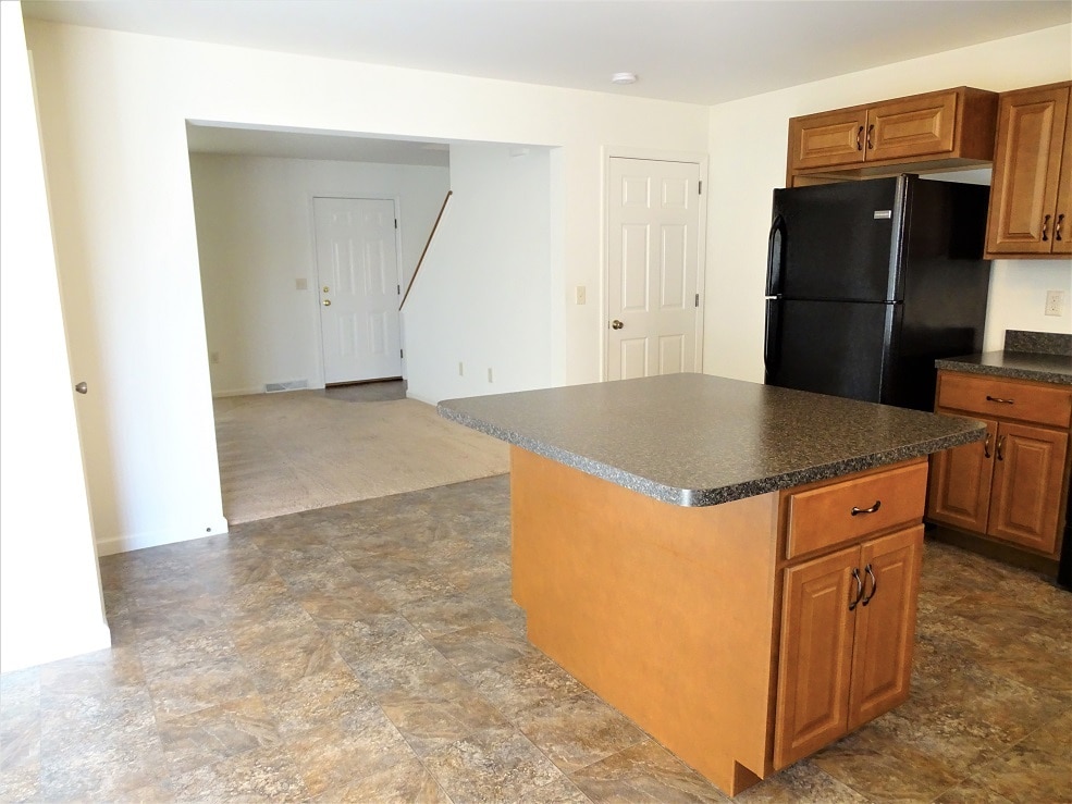 Building Photo - 256 Limestone Dr