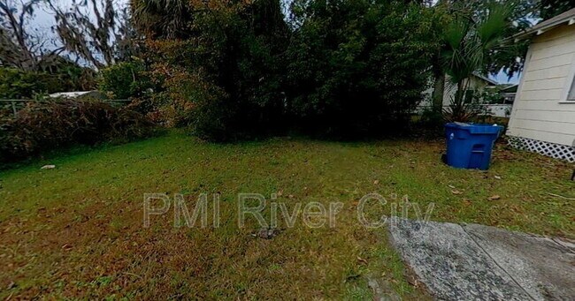 Building Photo - 8944 1st Ave