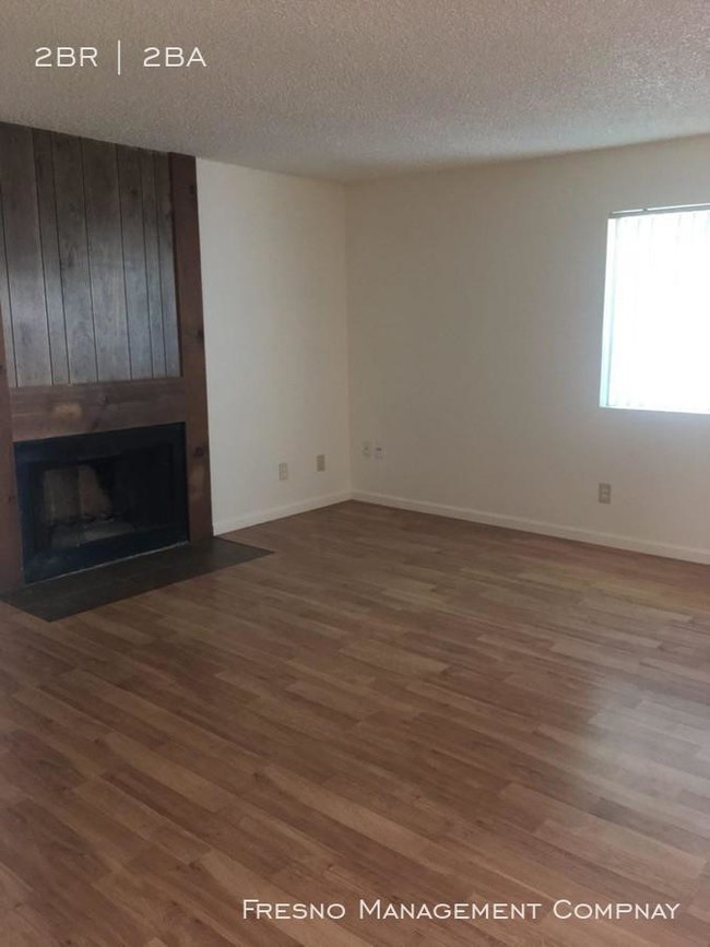 Building Photo - 2 bedroom in Clovis CA 93612