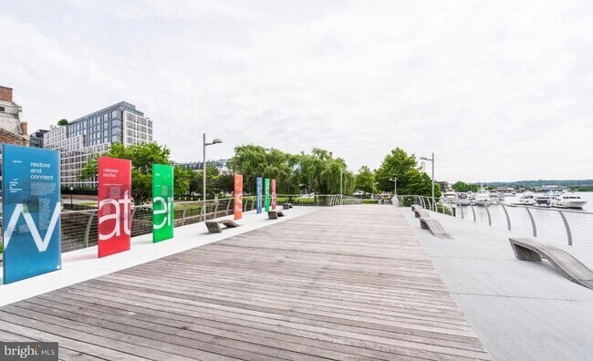 Building Photo - 70 N Street SE Unit 913