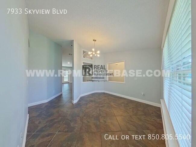 Building Photo - 7933 Skyview Blvd