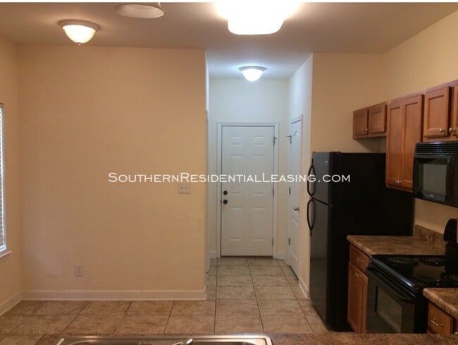 Building Photo - 2002 Shelene Way