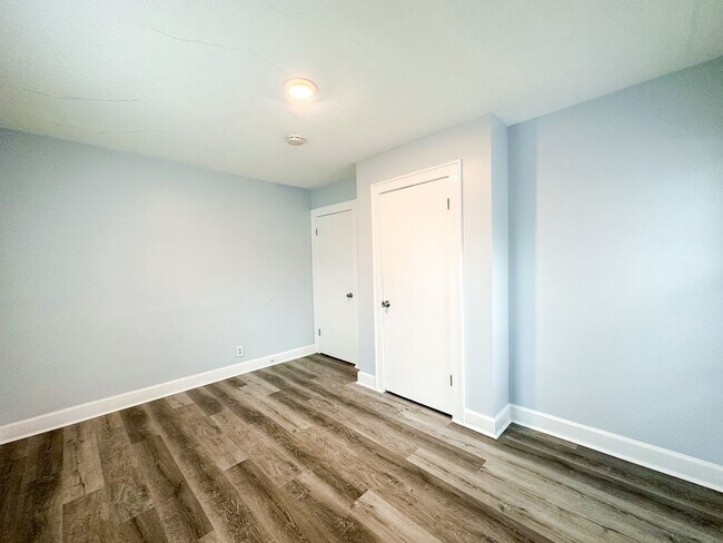 Building Photo - 840-840 N Chester Ave