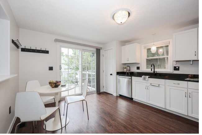 kitchen entry off deck - 15 Paxton Ter