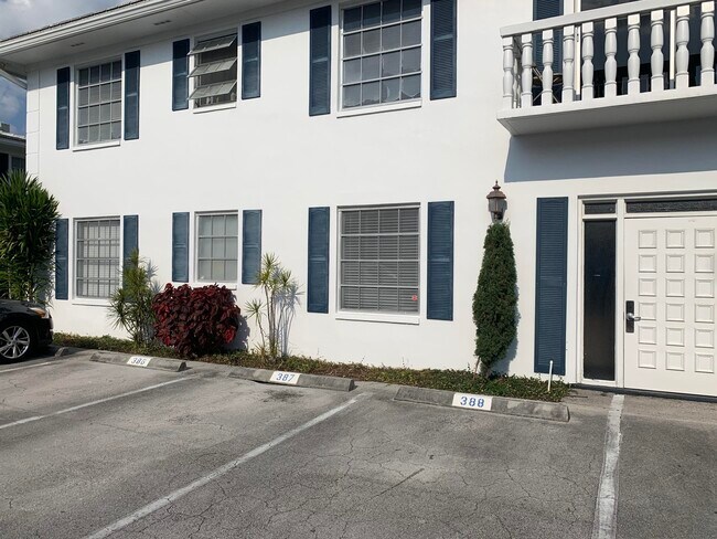 Building Photo - 2251 NE 66th St