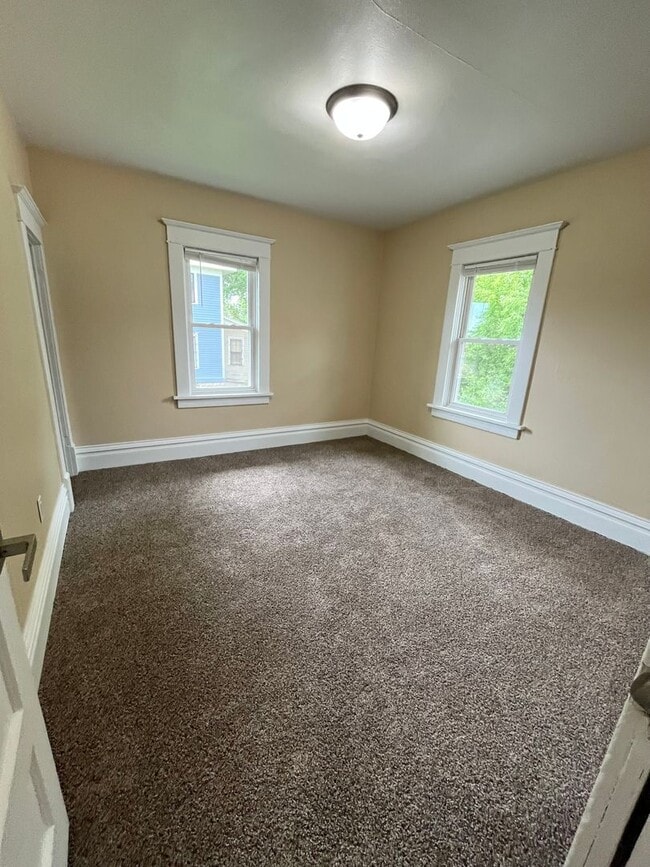 Building Photo - Spacious 4 Bed/2 Bath Rental Home!
