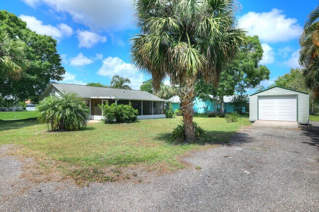 Building Photo - 1690 Seahouse St
