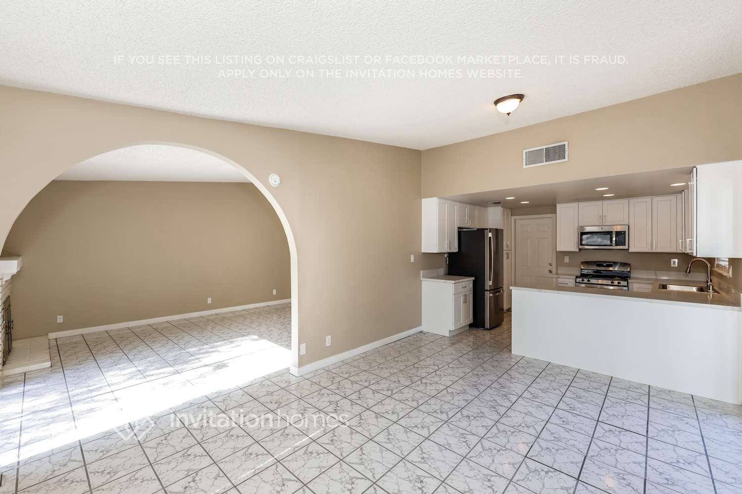 Building Photo - 346 Fuente Dr