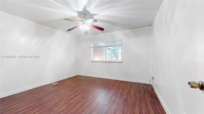 Building Photo - 15755 SW 92nd Ave