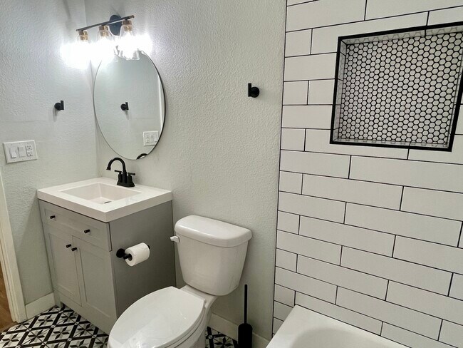 Building Photo - 1111 N 84th Pl