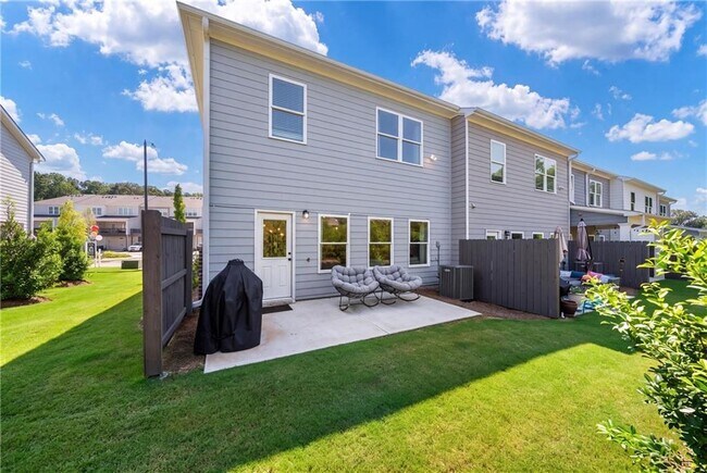 Building Photo - 4541 Moray Dr