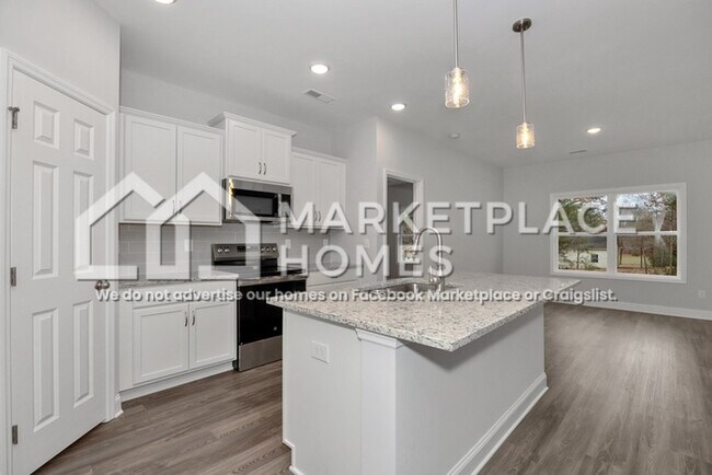 Building Photo - 174 River Pointe Dr