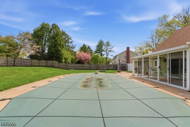 Building Photo - 3 Cypress Rd