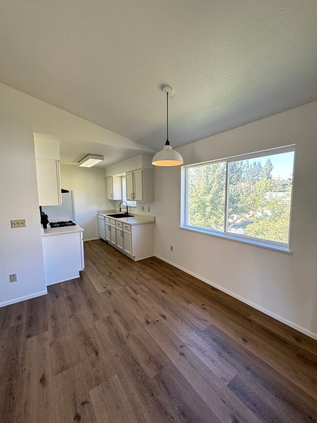 Building Photo - Newly Renovated Farmhouse style unit with ...