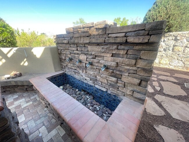 Building Photo - Gorgeous home in The Boulders at Sonoma Ra...