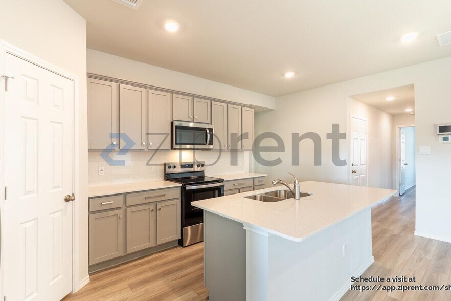 Building Photo - 1333 Piedmont St