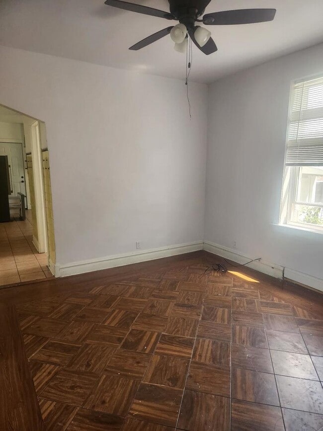 Building Photo - 1630 S 59th Ct